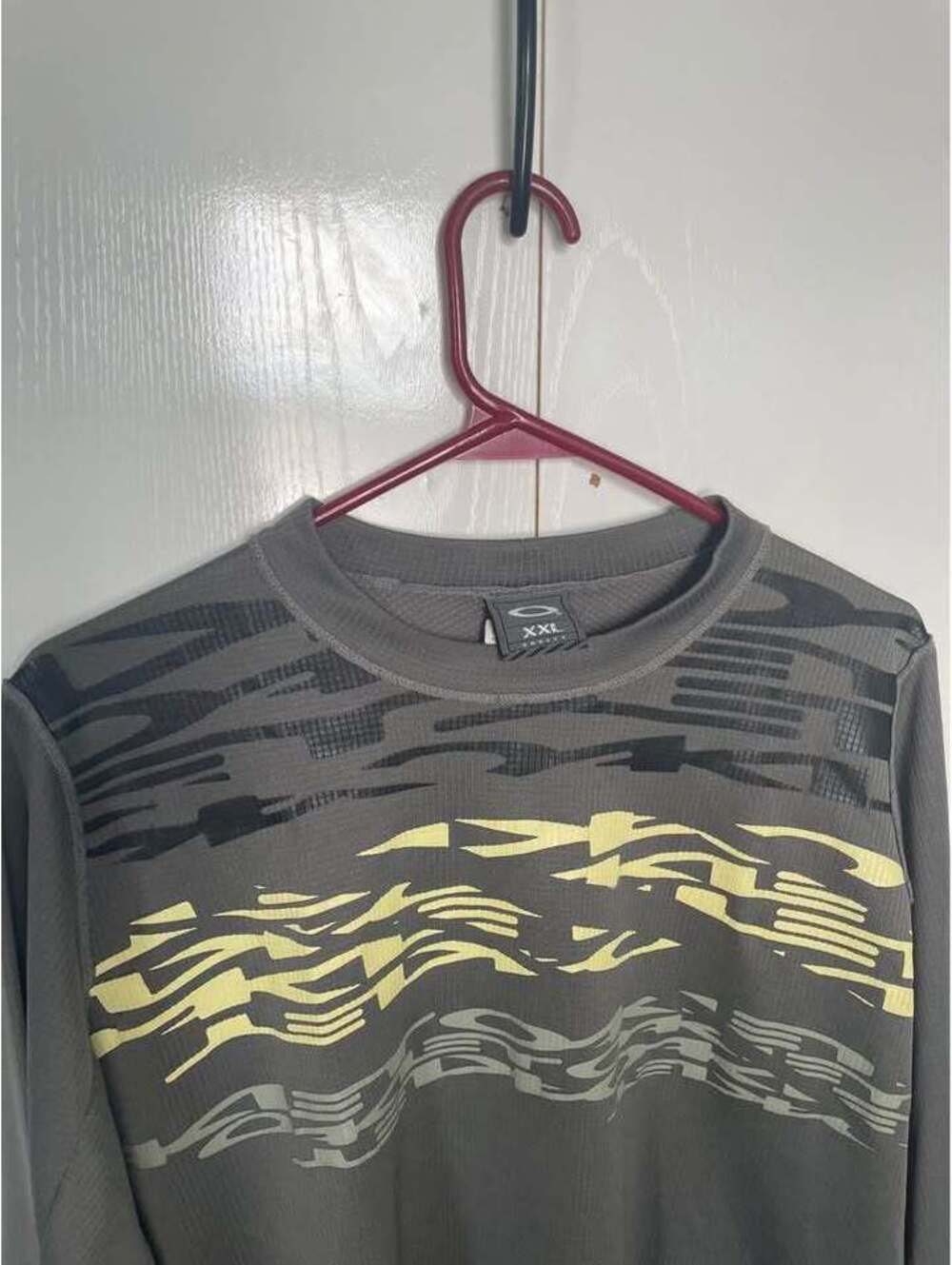 Oakley Long Sleeve Tech Shirt - Picture 3 of 3